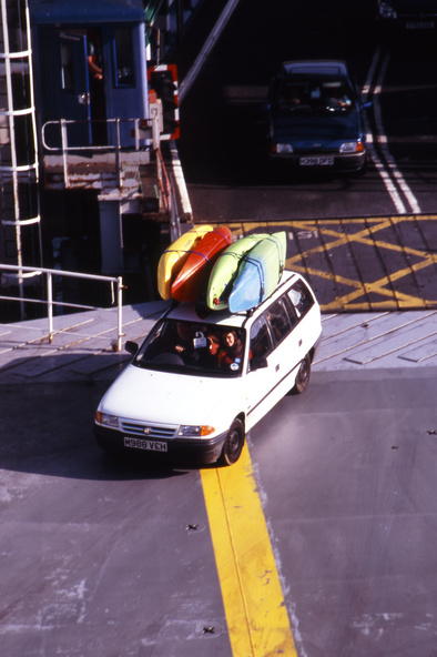 gal/alps2006/helen_arriving_ferry.jpg