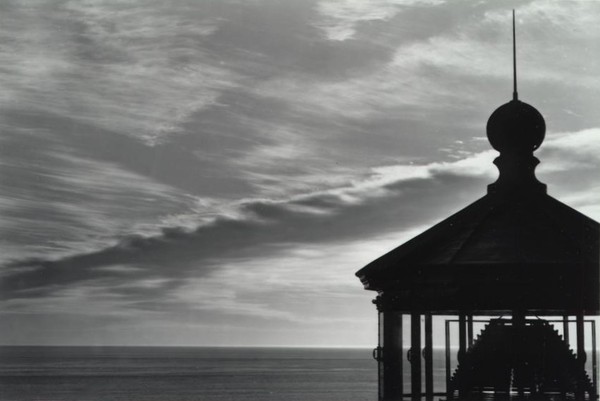 gal/bw102/lighthouse_shadow_big.jpg