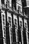 gal/bw103/_thb_building_in_bright_sun_bw.jpg