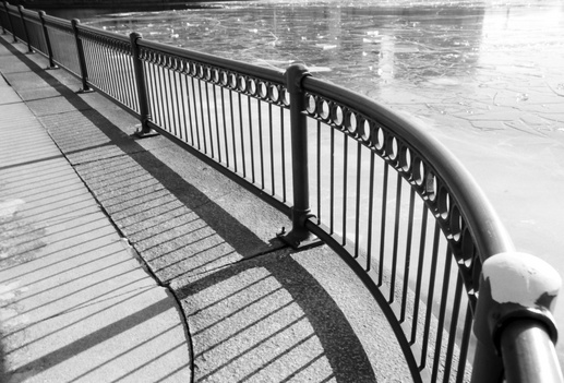 gal/bw103/boston_railing_shadows.jpg