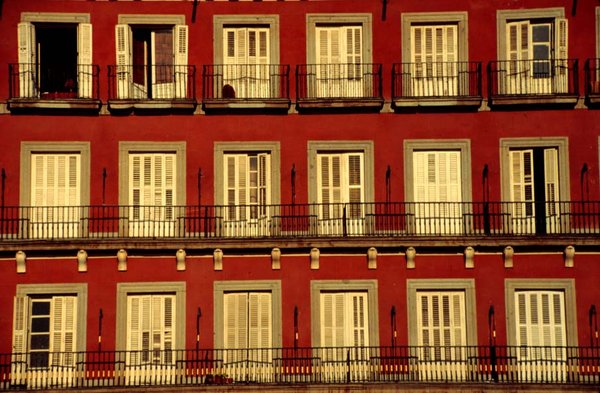 gal/windows/window_madrid.jpg